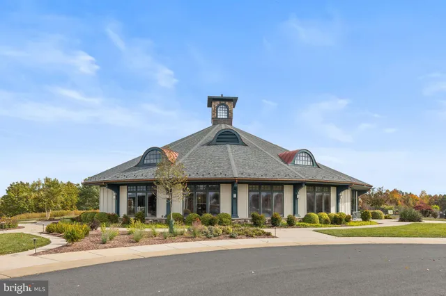 $650,000 | 105 Cabbage White Dr Lake, Front Royal, VA 22630