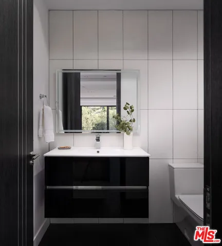 $4,799,000 | 3820 Knobhill Drive, Sherman Oaks, CA 91423