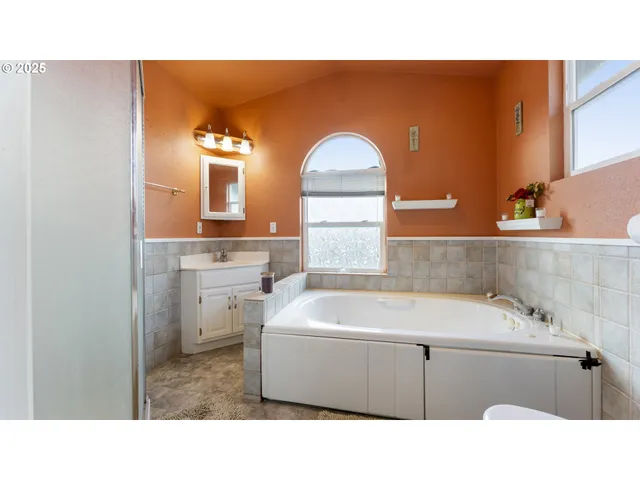 $329,999 | 63776 Flanagan Road, Coos Bay, OR 97420