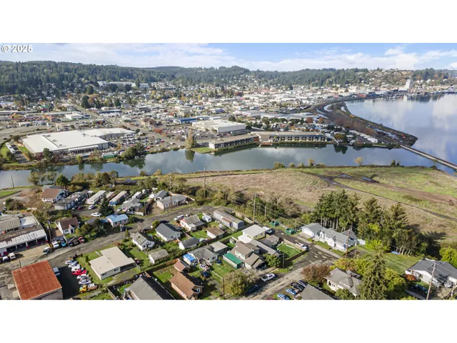 $329,999 | 63776 Flanagan Road, Coos Bay, OR 97420