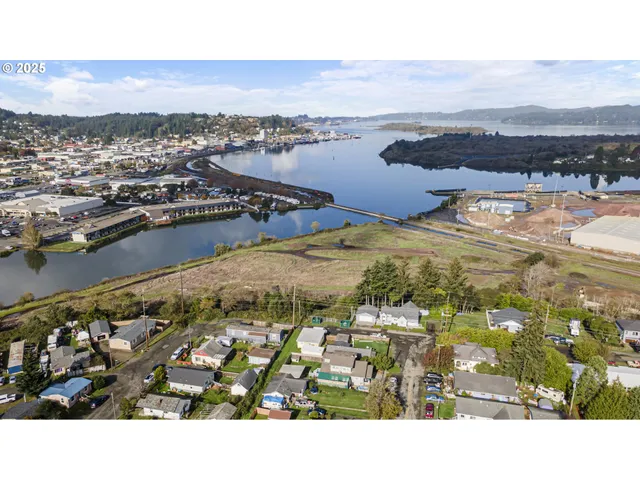 $329,999 | 63776 Flanagan Road, Coos Bay, OR 97420