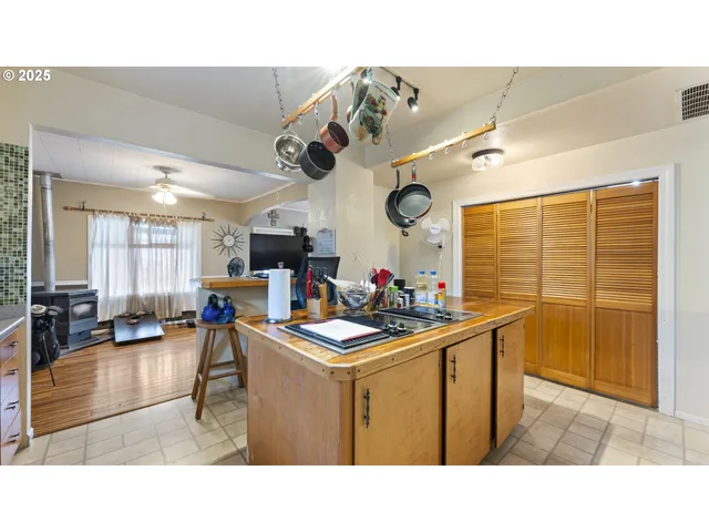 $329,999 | 63776 Flanagan Road, Coos Bay, OR 97420