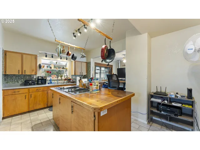 $329,999 | 63776 Flanagan Road, Coos Bay, OR 97420