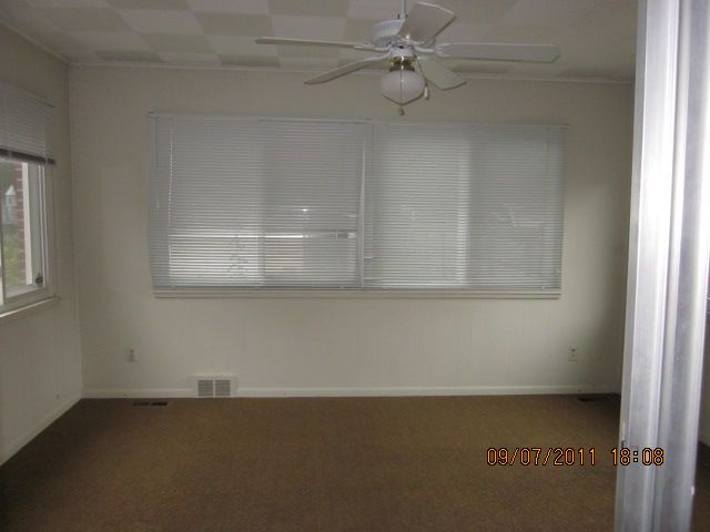 1791 Oxford Road Grosse Pointe, MI 48236 - Photo 2 of 9 31074410-1.JPG
