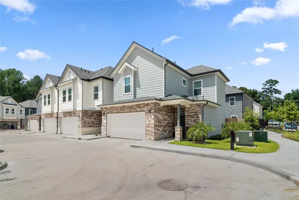 $2,400 | 28325-119 Birnham Woods Drive, Spring, TX 77386