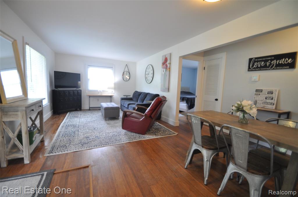 1070 Avon Manor Road Rochester Hills, MI 48307 - Photo 5 of 21