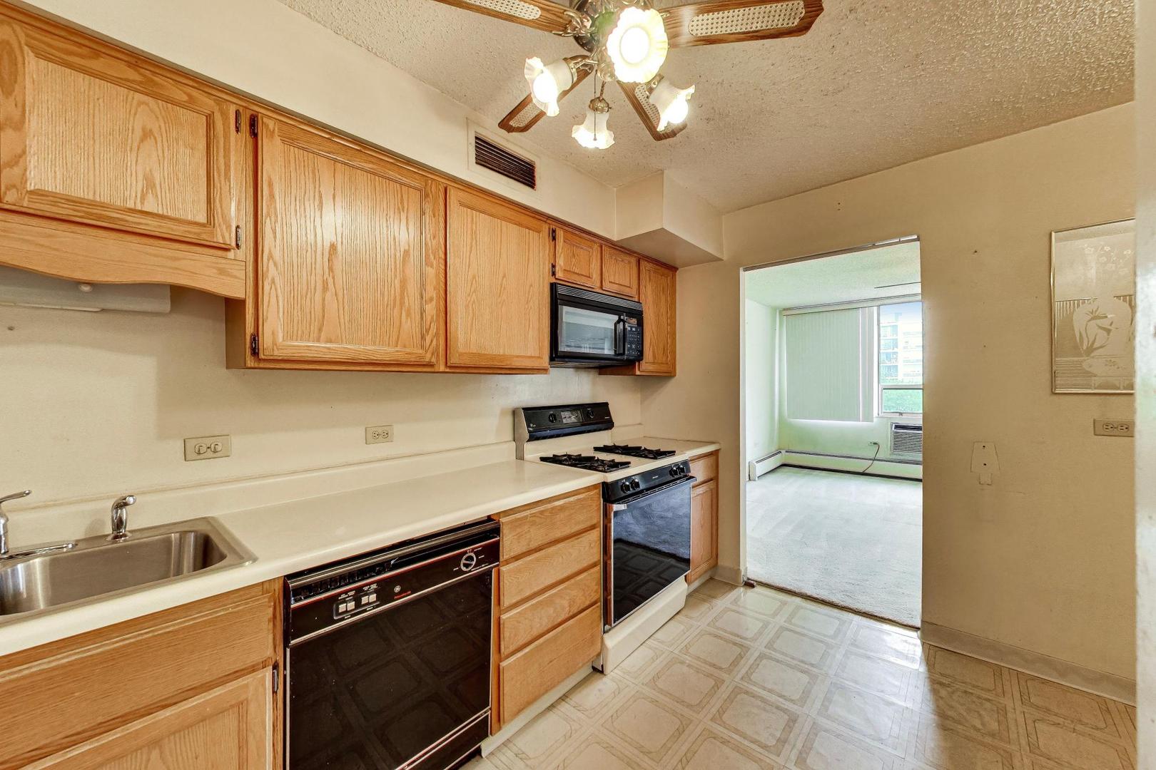 8809 West Golf Road, Unit 7F Niles, IL 60714 - Photo 10 of 30