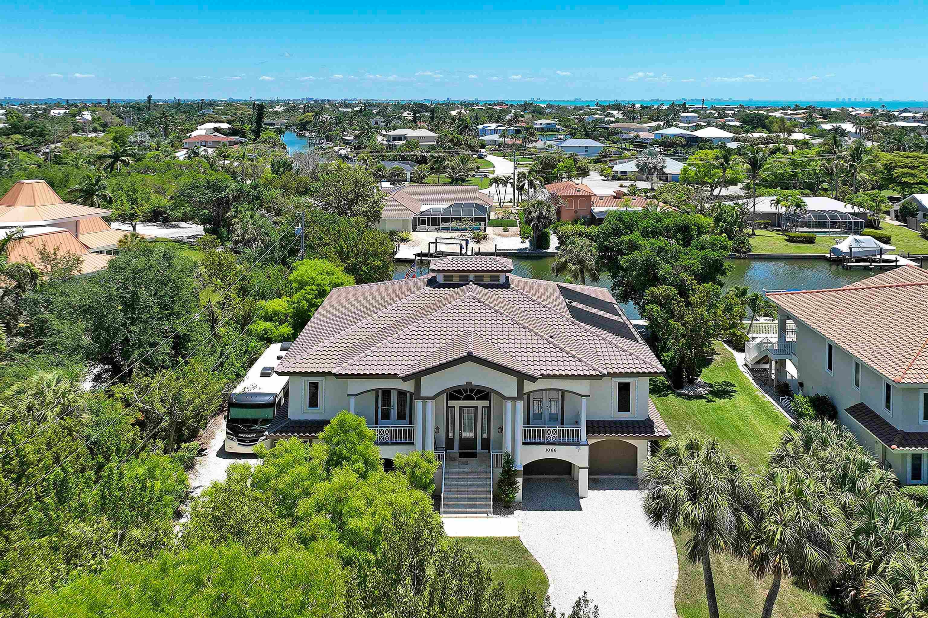 1066 Bailey Road Sanibel, FL 33957 - Photo 5 of 48 Gallery Image 5