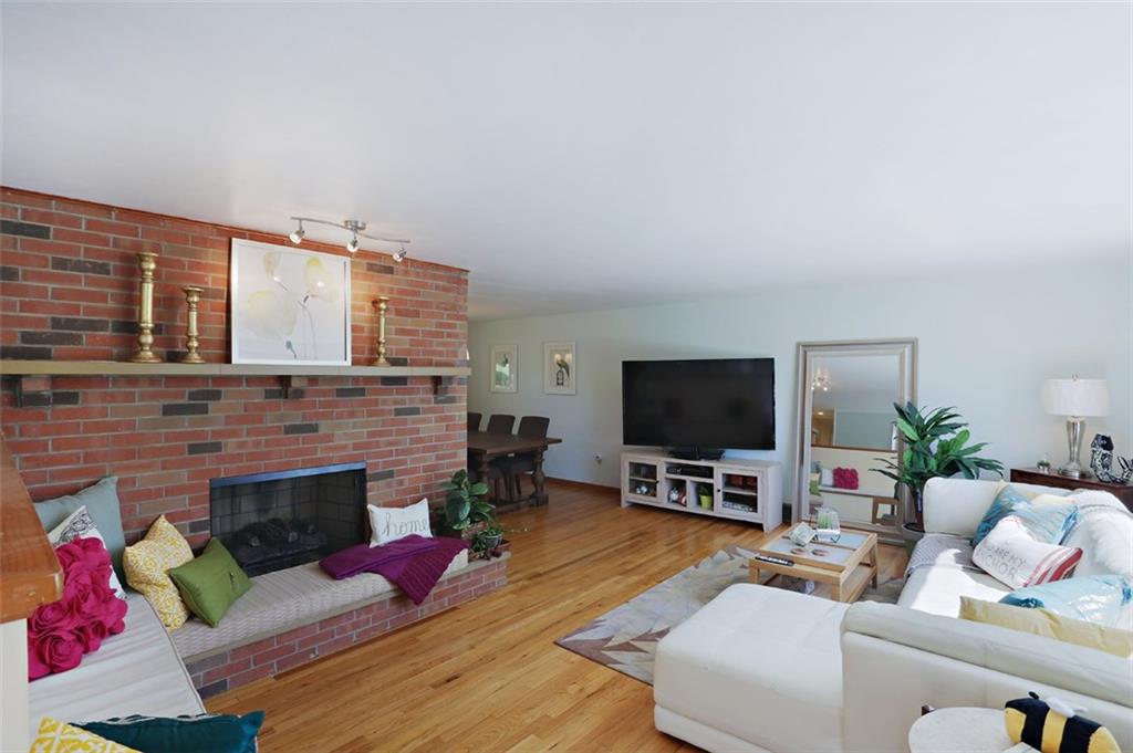 134 Buckhill Road Pittsburgh, PA 15237 - Photo 3 of 25 Gallery Image 3