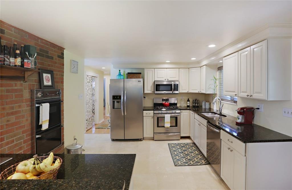 134 Buckhill Road Pittsburgh, PA 15237 - Photo 9 of 25 Gallery Image 9