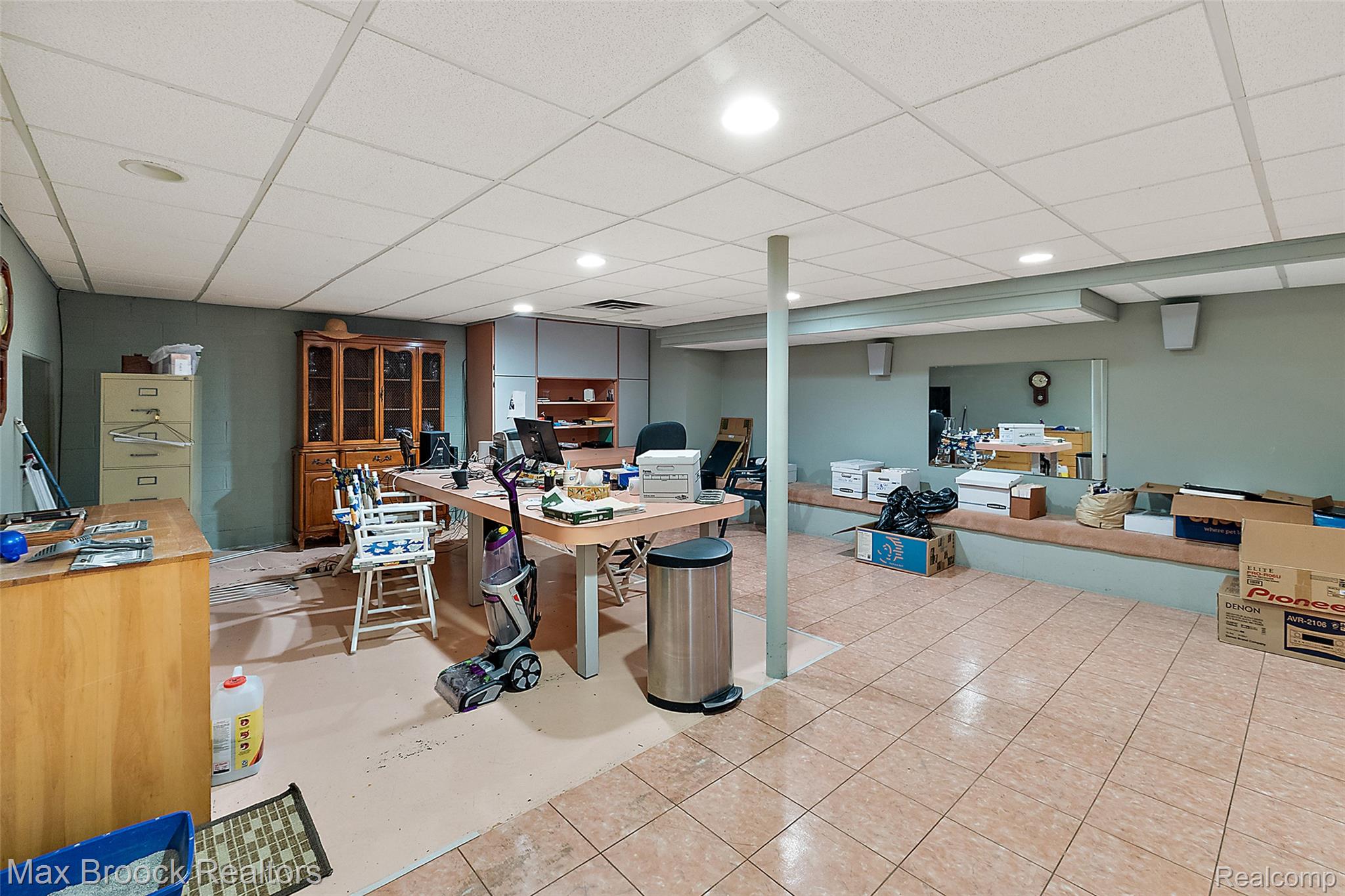 1319 Charrington Road Bloomfield Hills, MI 48301 - Photo 26 of 47 52-1319 Charrington Rd-52.jpg