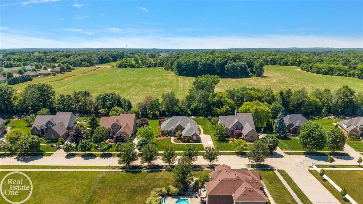 63815 Inverness Washington, MI 48095 - Photo 50 of 66 50204771-675c5690-6fd0-4c08-b078-4b18ced24496.JPG