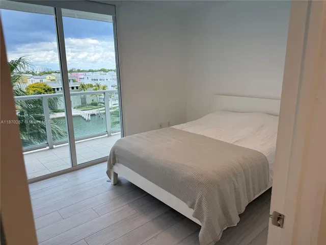 $4,000 | 5900 Collins Avenue, Unit 705, Miami Beach, FL 33140