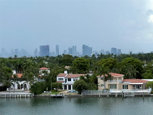 $4,000 | 5900 Collins Avenue, Unit 705, Miami Beach, FL 33140