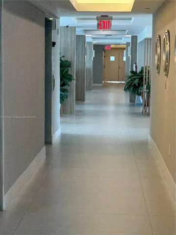 $4,000 | 5900 Collins Avenue, Unit 705, Miami Beach, FL 33140