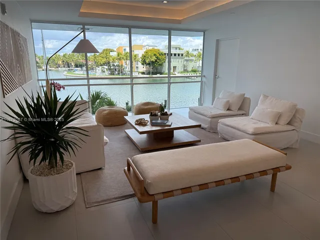 $4,000 | 5900 Collins Avenue, Unit 705, Miami Beach, FL 33140