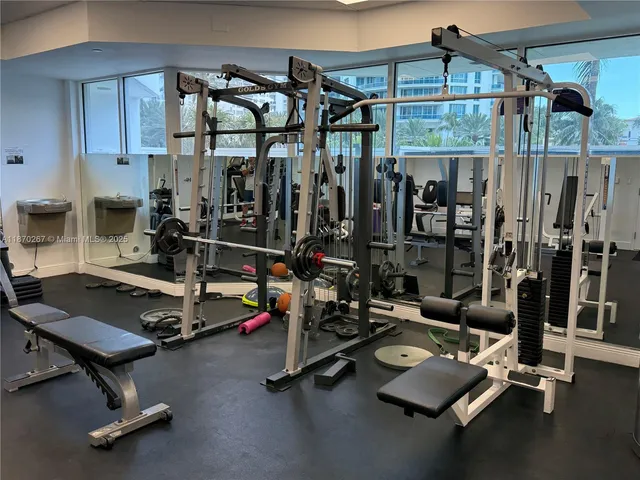 $4,000 | 5900 Collins Avenue, Unit 705, Miami Beach, FL 33140