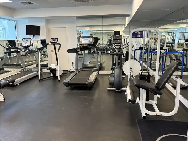 $4,000 | 5900 Collins Avenue, Unit 705, Miami Beach, FL 33140