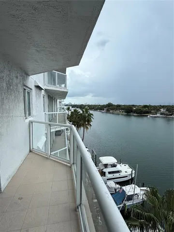 $4,000 | 5900 Collins Avenue, Unit 705, Miami Beach, FL 33140