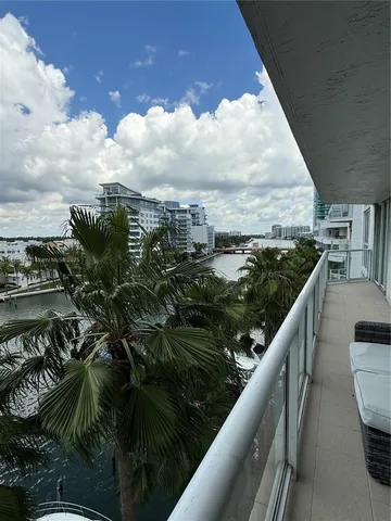 $4,000 | 5900 Collins Avenue, Unit 705, Miami Beach, FL 33140