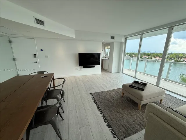 $4,000 | 5900 Collins Avenue, Unit 705, Miami Beach, FL 33140