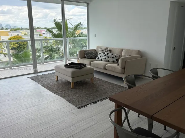 $4,000 | 5900 Collins Avenue, Unit 705, Miami Beach, FL 33140