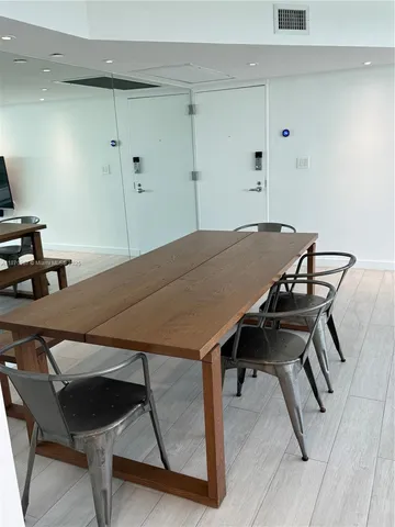 $4,000 | 5900 Collins Avenue, Unit 705, Miami Beach, FL 33140