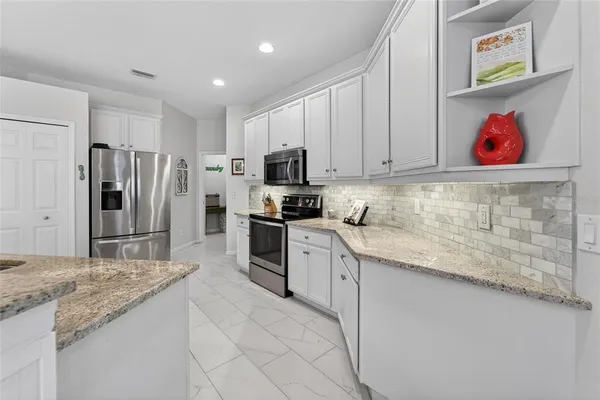 $374,000 | 5515 Golden Isles Drive, Apollo Beach, FL 33572