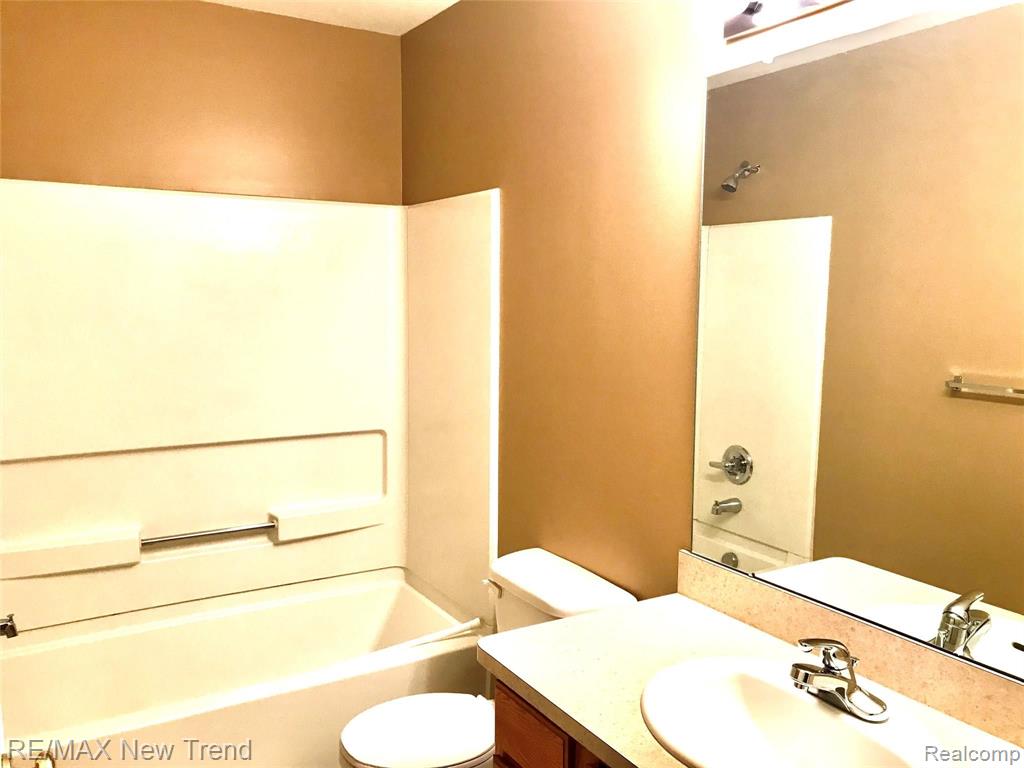 727 Cherry Orchard Road Canton, MI 48188 - Photo 9 of 22