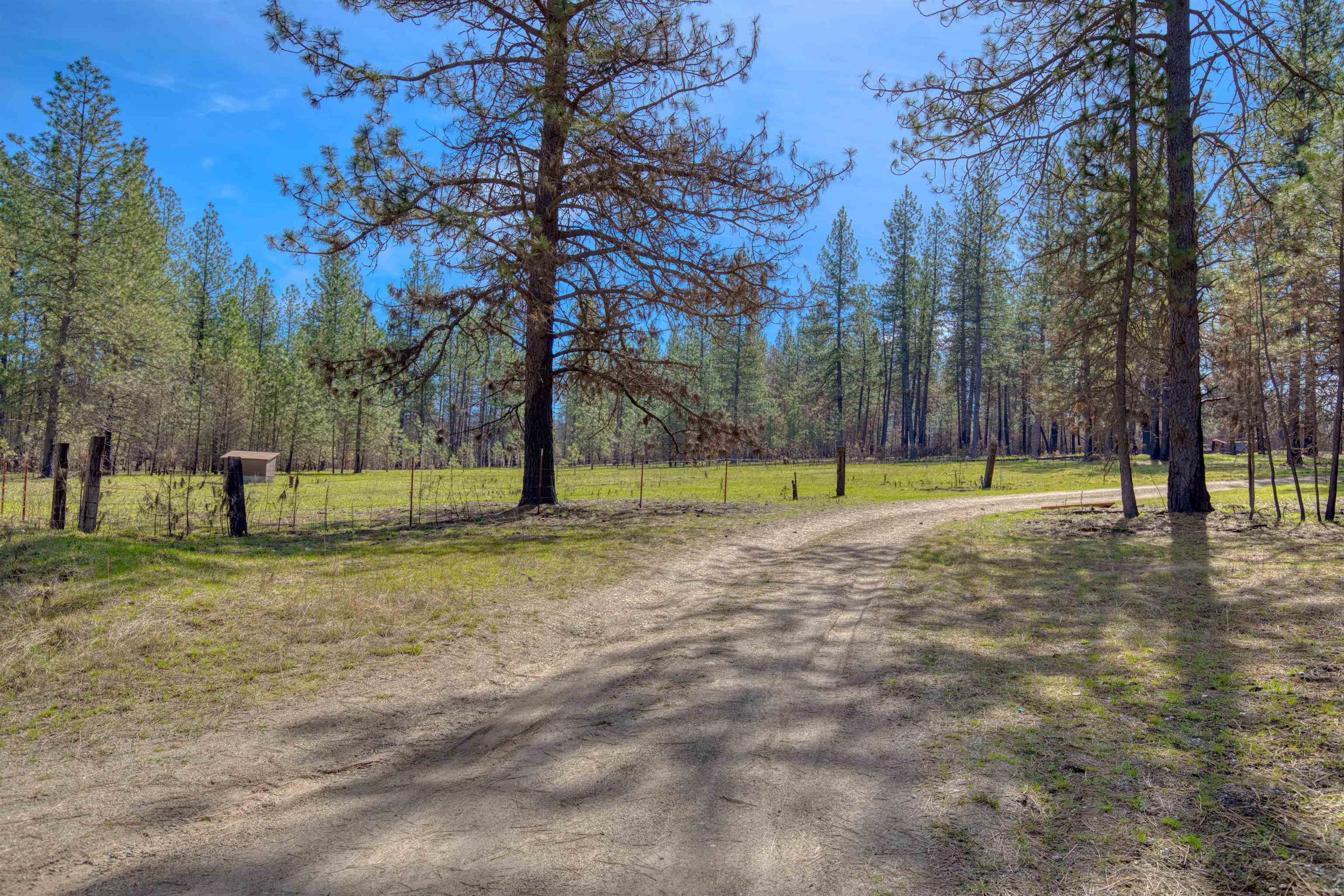 13418 East Bridges Road Elk, WA 99009 - Photo 1 of 26