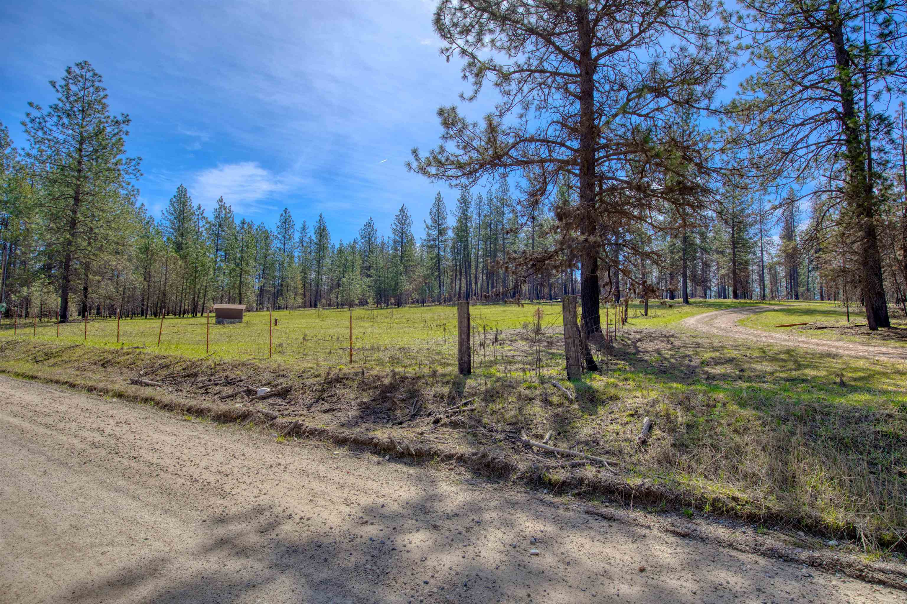 13418 East Bridges Road Elk, WA 99009 - Photo 11 of 26