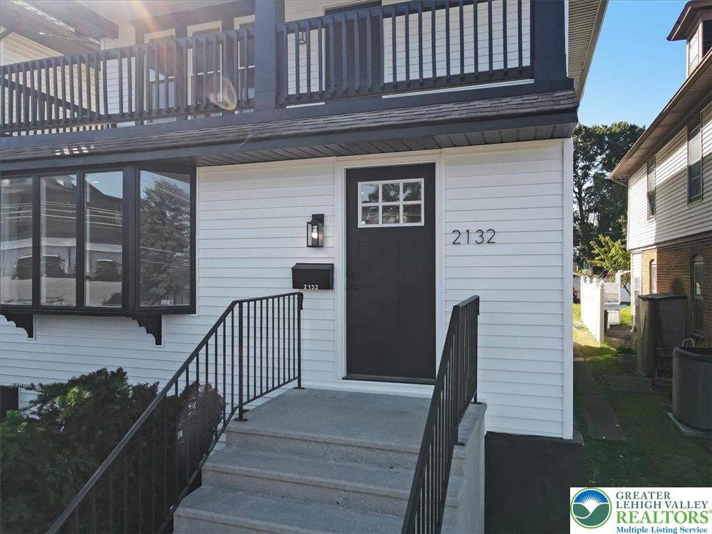 2132 Butler Street Wilson, PA 18042 - Photo 2 of 34 Gallery Image 2