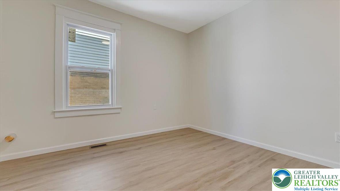 2132 Butler Street Wilson, PA 18042 - Photo 25 of 34 Gallery Image 25