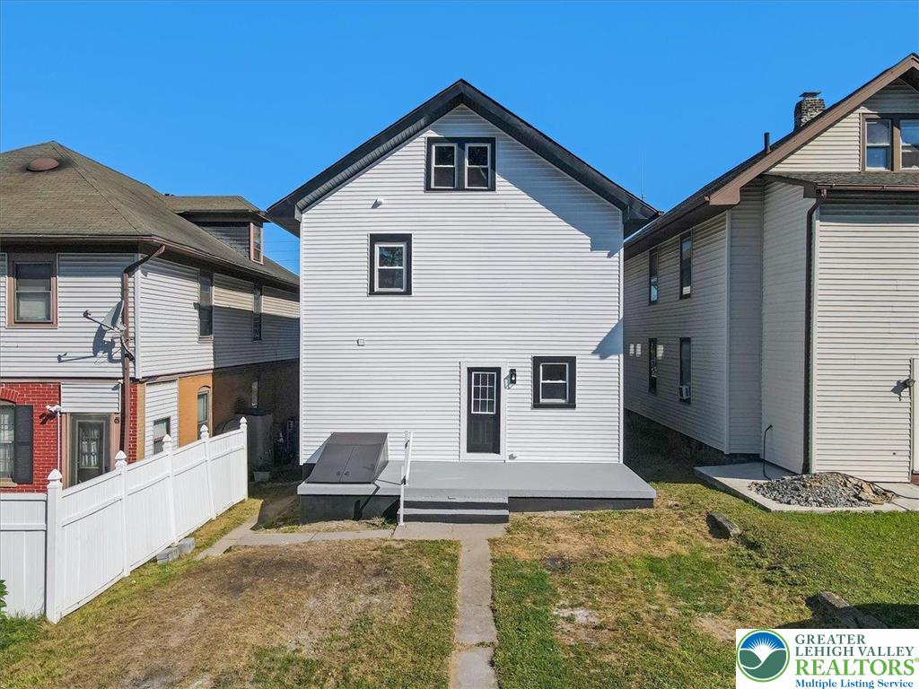 2132 Butler Street Wilson, PA 18042 - Photo 29 of 34 Gallery Image 29