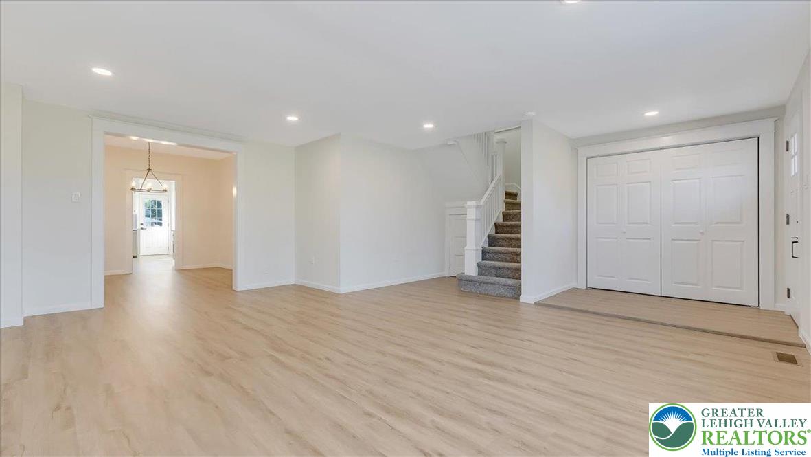 2132 Butler Street Wilson, PA 18042 - Photo 4 of 34 Gallery Image 4