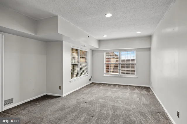 $2,200 | 6070 Main Street, Voorhees, NJ 08043