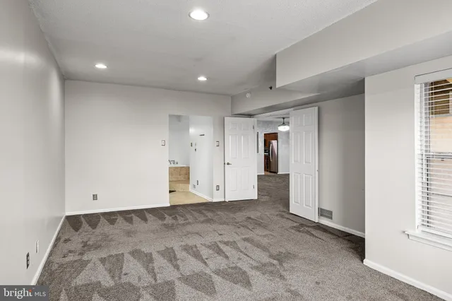 $2,200 | 6070 Main Street, Voorhees, NJ 08043