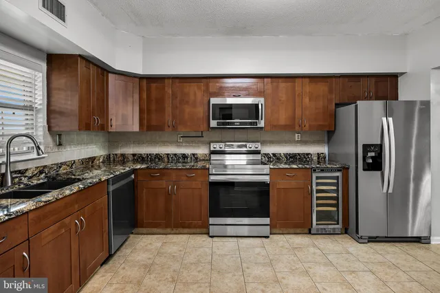 $2,200 | 6070 Main Street, Voorhees, NJ 08043