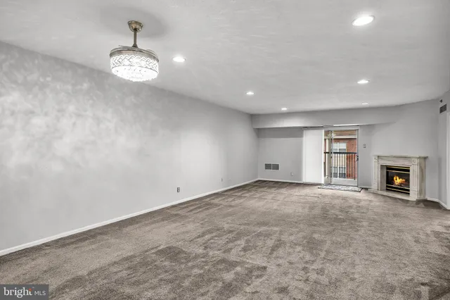 $2,200 | 6070 Main Street, Voorhees, NJ 08043