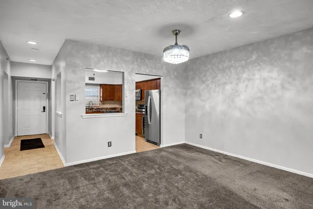 $2,200 | 6070 Main Street, Voorhees, NJ 08043