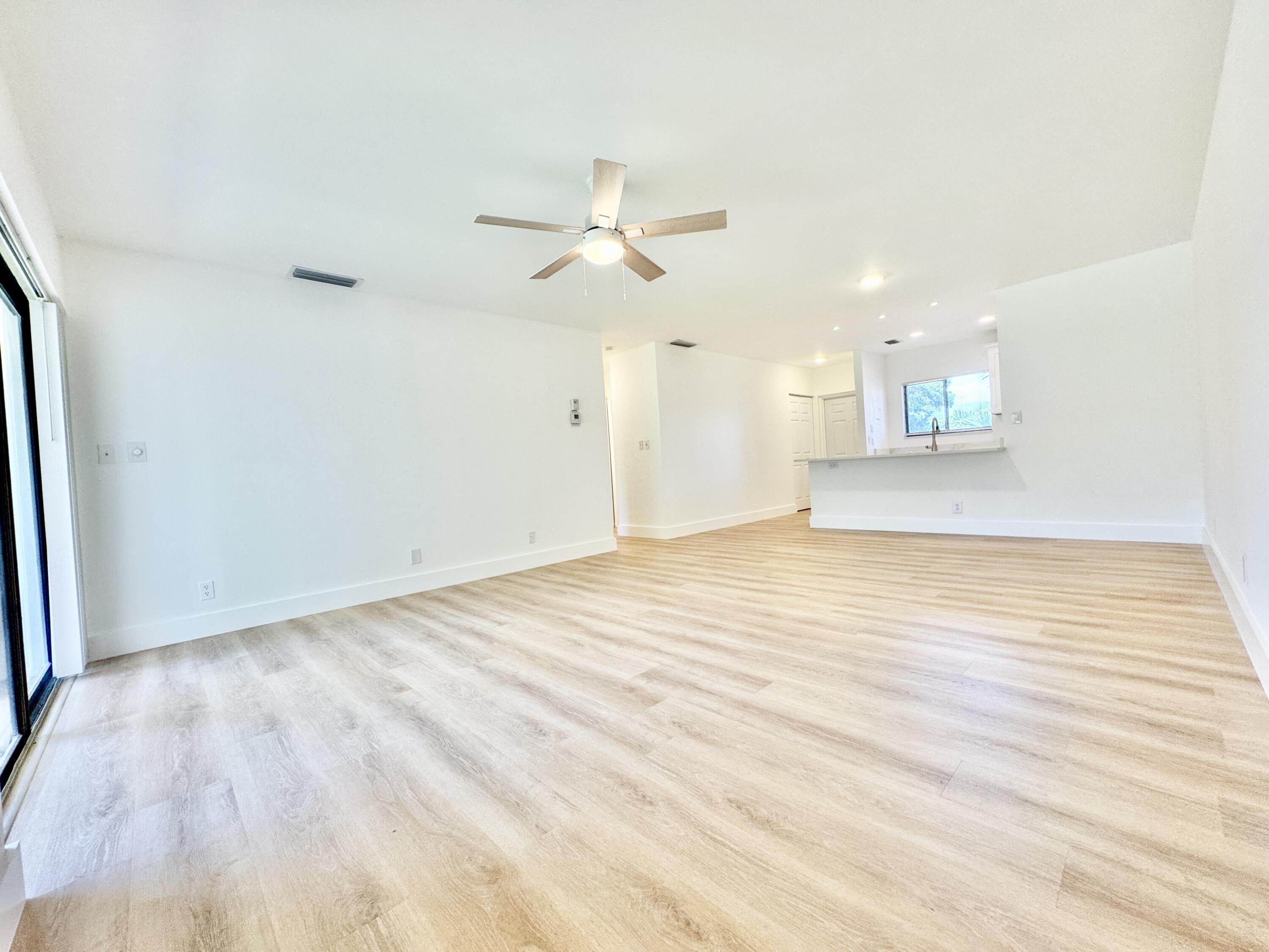 140 Northwest 70th Street, Unit 2030 Boca Raton, FL 33487 - Photo 10 of 53 IMG_8243
