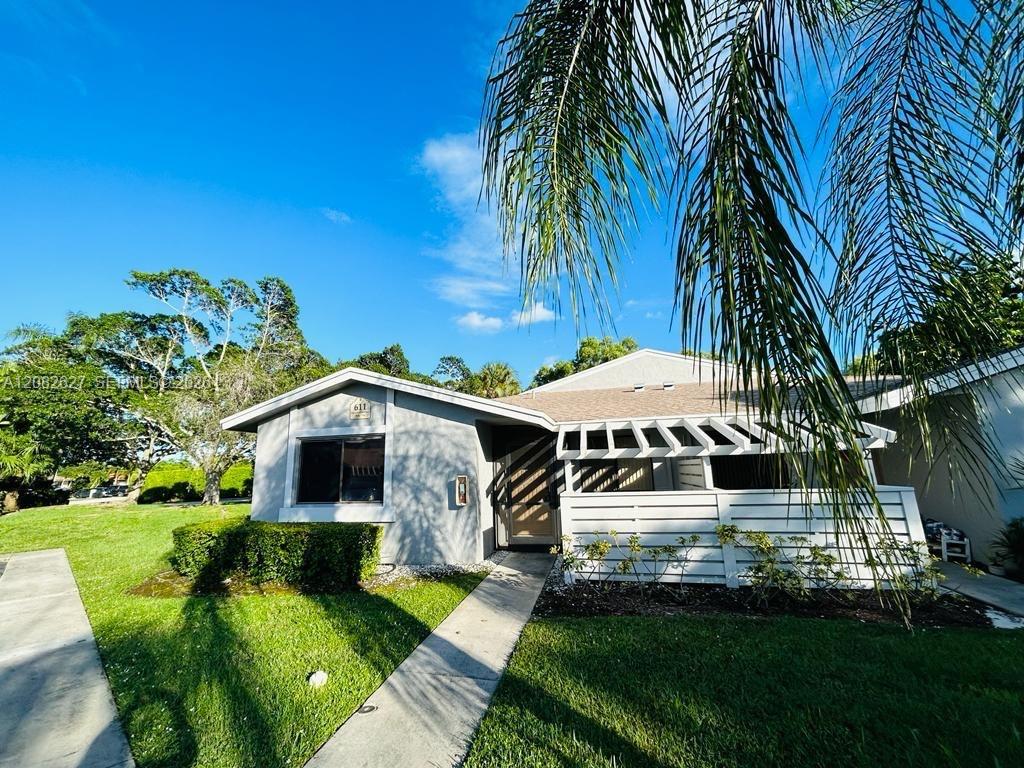 611 Racquet Club Road, Unit 1 Weston, FL 33326 - Photo 2 of 19 Gallery Image 2