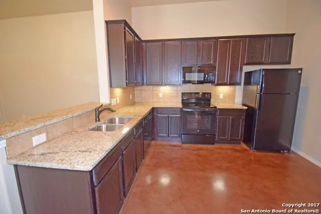 $1,295 | 150 Joanne Cove, New Braunfels, TX 78130