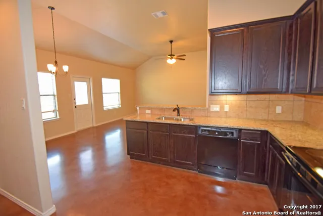 $1,295 | 150 Joanne Cove, New Braunfels, TX 78130