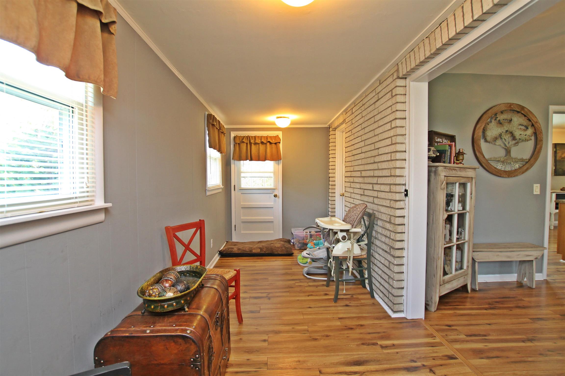 5141 New Chapel Road Springfield, TN 37172 - Photo 14 of 30 a view of workspace with furniture and a window