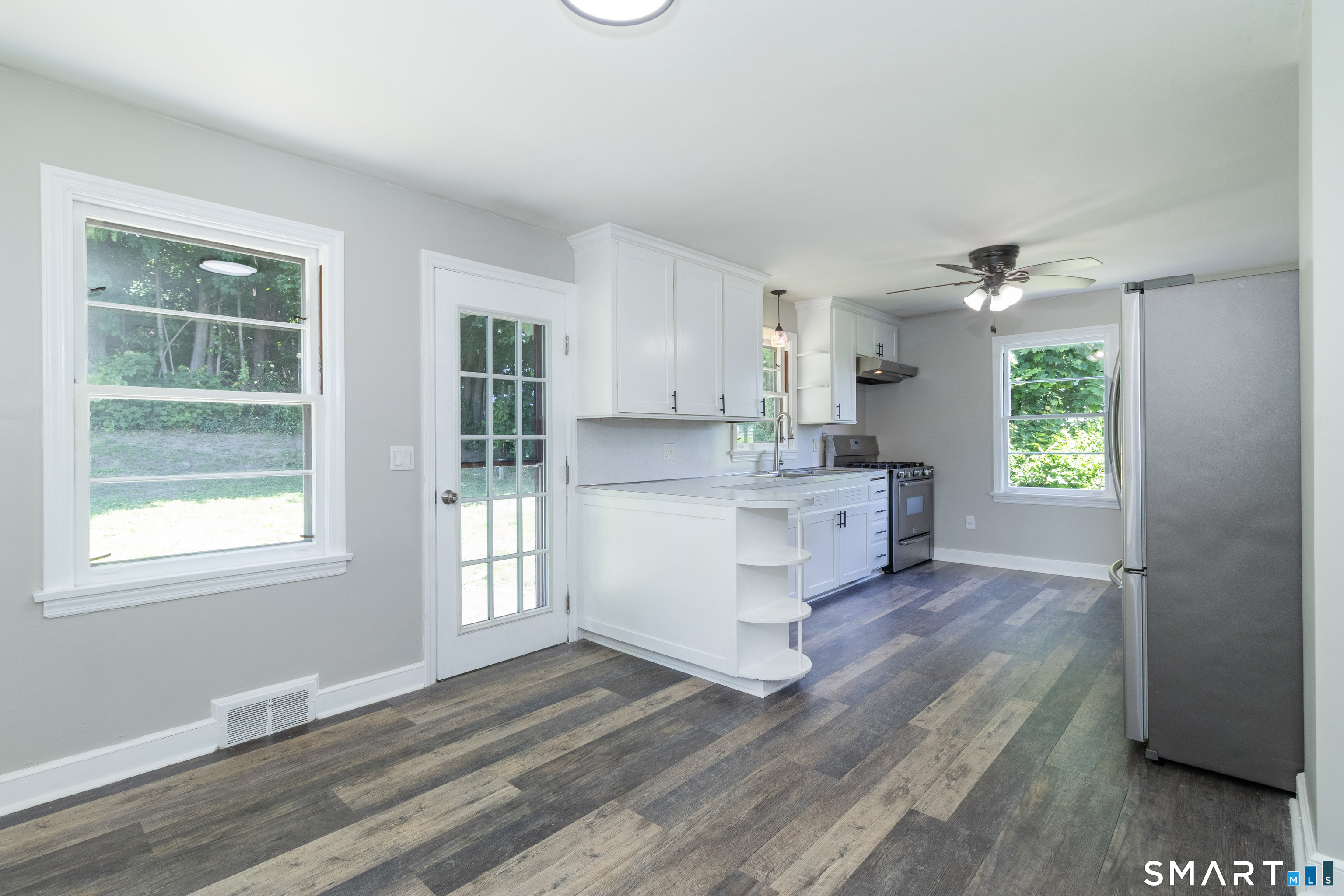 69 Spring Garden Avenue Waterbury, CT 06708 - Photo 6 of 33