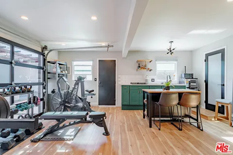 $949,000 | 5541 East Mezzanine Way, Long Beach, CA 90808