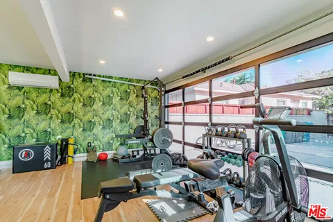 $949,000 | 5541 East Mezzanine Way, Long Beach, CA 90808