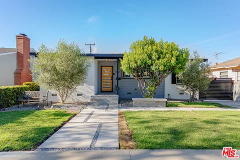 $949,000 | 5541 East Mezzanine Way, Long Beach, CA 90808