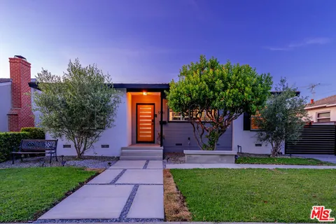 $949,000 | 5541 East Mezzanine Way, Long Beach, CA 90808